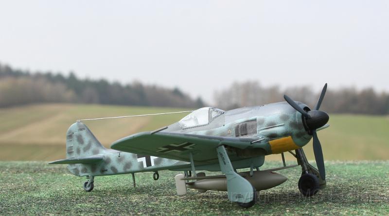 Fw 190 F8 Revell 1-72 Hellinger Othmar 01.JPG